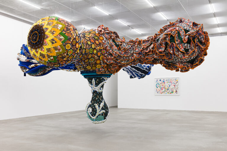 Casa Triângulo prorroga ‘Around the World’ até 09 de agosto, com obras da artista portuguesa Joana Vasconcelos